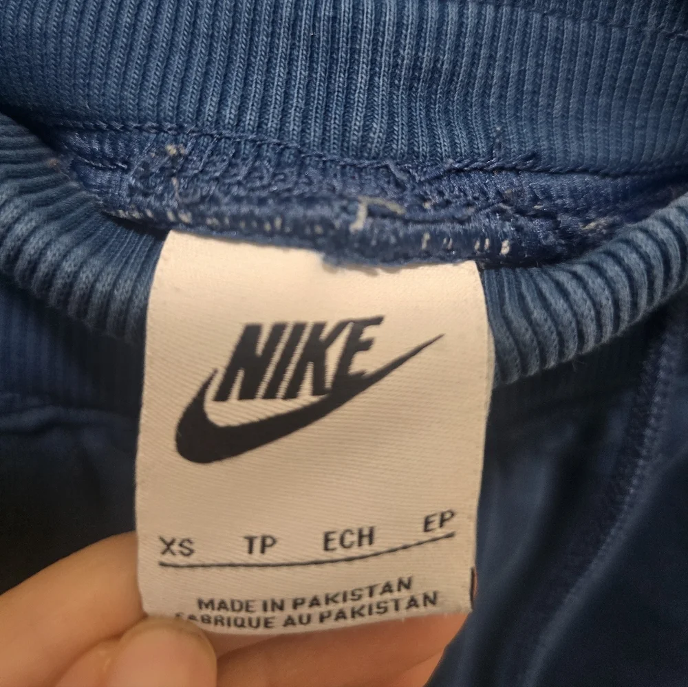 Nike Women’s High-Waisted Sportswear Essential Fleece Joggers - Picture 5 of 13